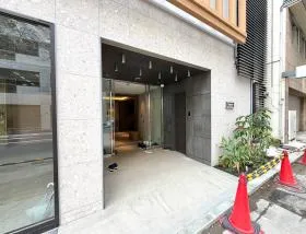 +SHIFT 日本橋桜通りの外観