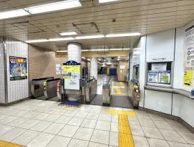 九段下駅（東京メトロ東西線・半蔵門線・都営新宿線）