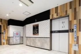 ラグーン池袋ビルの外観