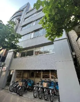 新富AZビルの外観