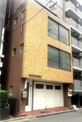 新川ビルの外観
