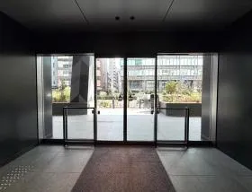 ANYZ(御成門郵船ビル)の外観