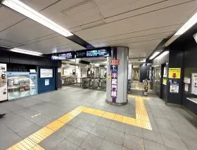 神保町駅（都営新宿線・都営三田線・東京メトロ半蔵門線）