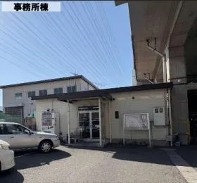 橋本高架下事務所の外観
